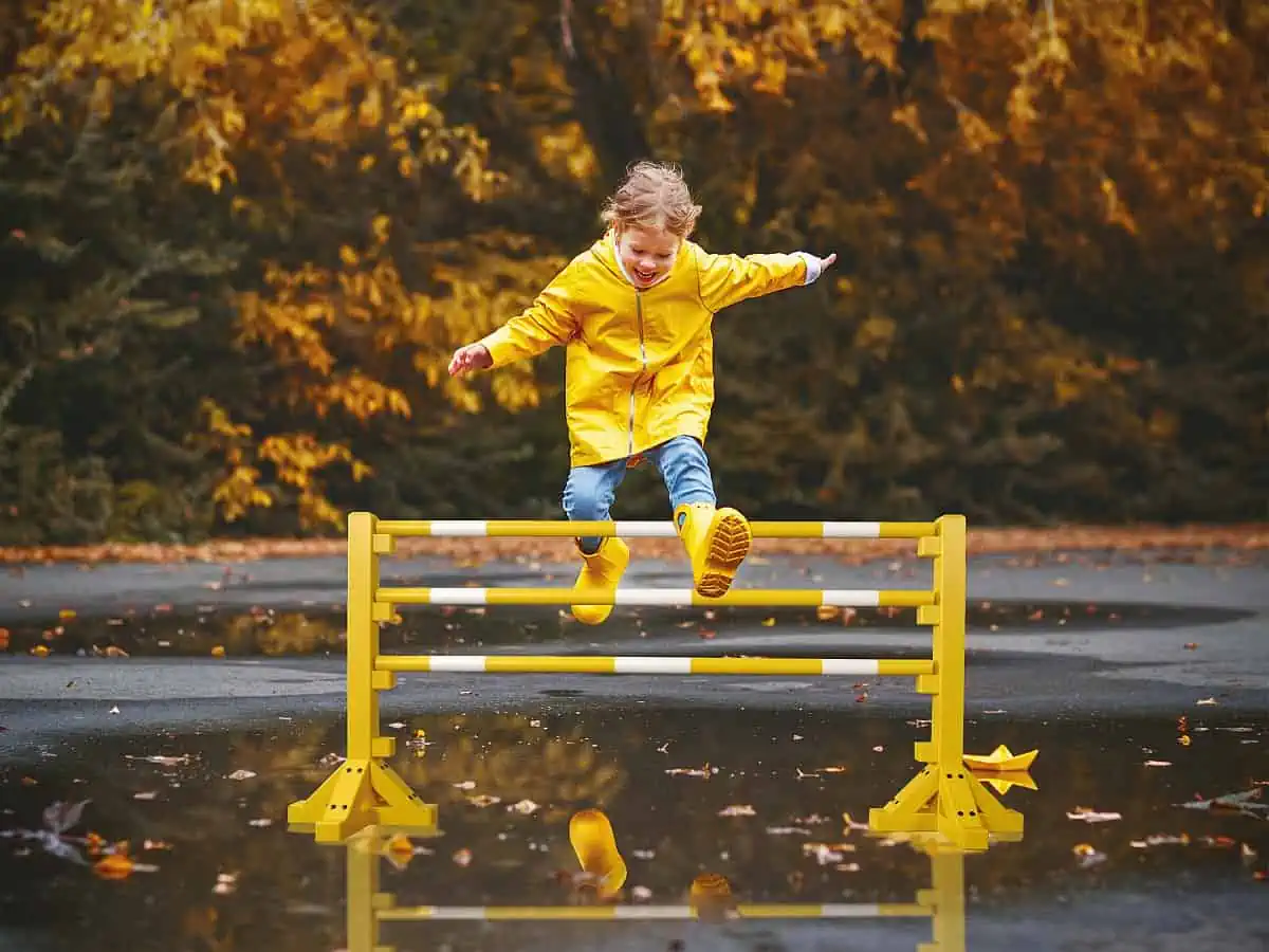 Spring-Hindernis für Kinder gelb